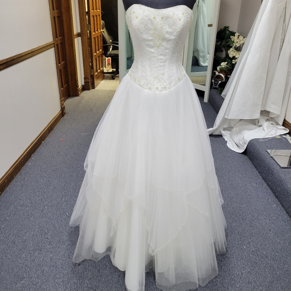 BONNY WHITE WEDDING DRESS